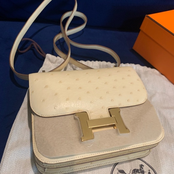 Hermes Constance 18 Nata in Exotic Ostrich. - Picture 3 of 11